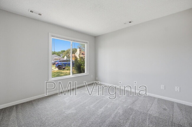 Building Photo - 901 Vincent Ct