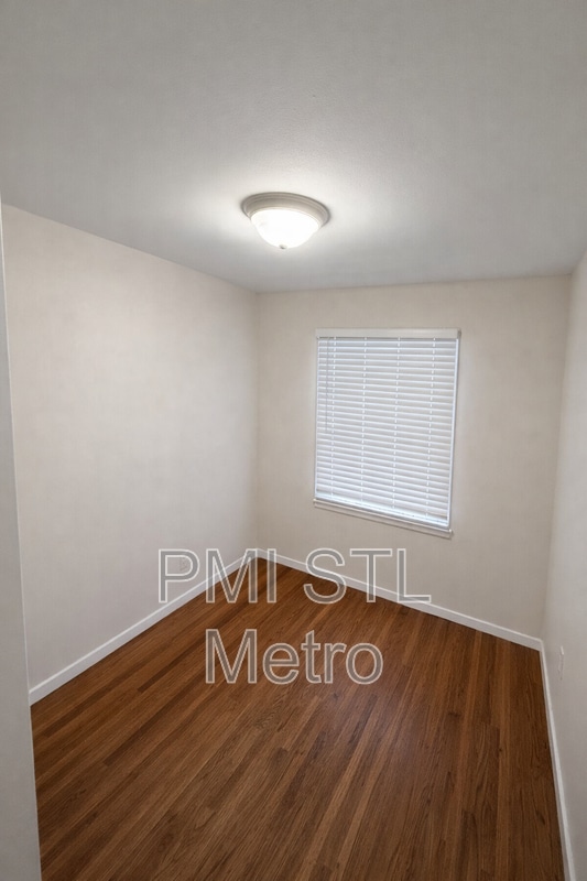 Building Photo - 10327 Renfrew Dr