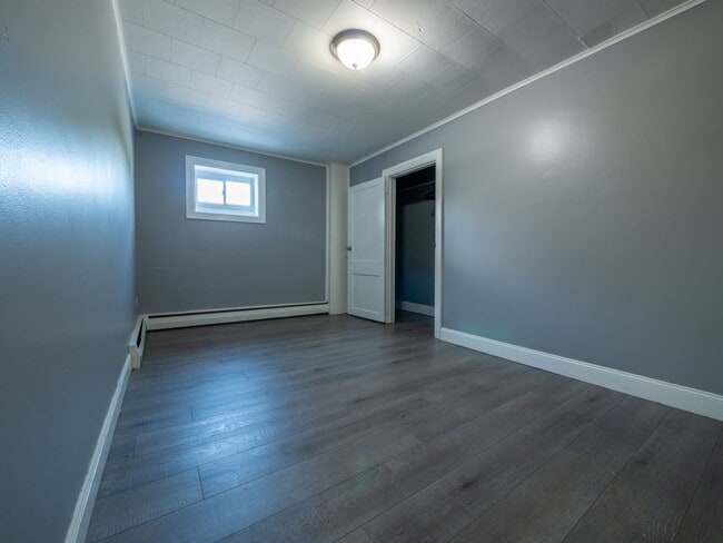 Building Photo - Charming 3-Bedroom Apartment in Midtown Ki...