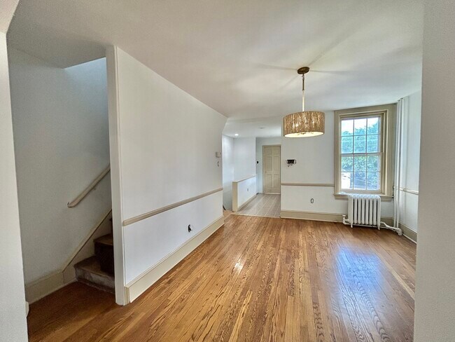 Building Photo - 1328 N Washington St