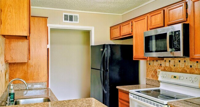 Building Photo - 8413 Sands Point Dr