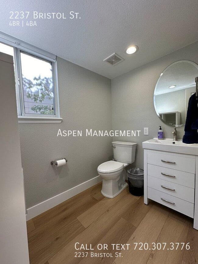 Building Photo - 2237 Bristol St