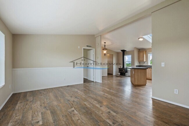 Building Photo - Country Home with Fenced Yard in Hayden!