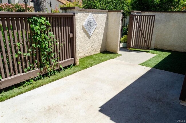 Building Photo - 24717 Sand Wedge Ln
