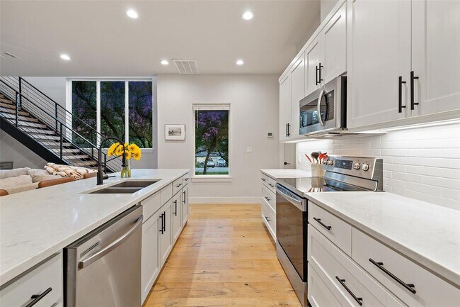 Building Photo - 22218 Briarcliff Dr