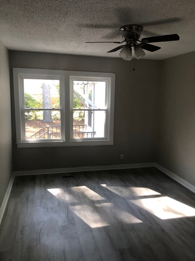 Building Photo - 1403 Kentucky Ave