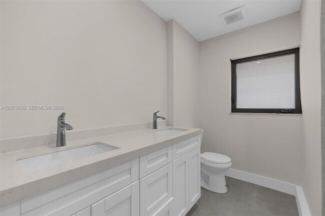 Building Photo - 345 Sarto Ave