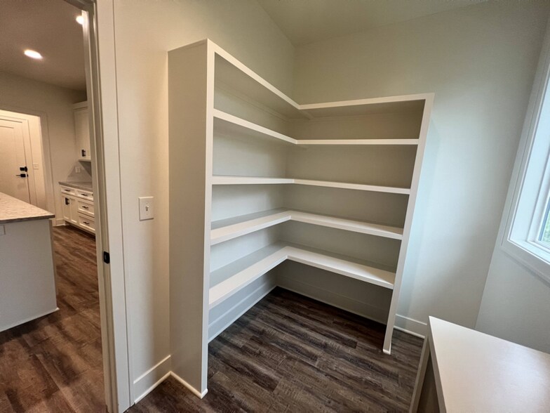 Building Photo - 1517 SW Hedgewood Ln