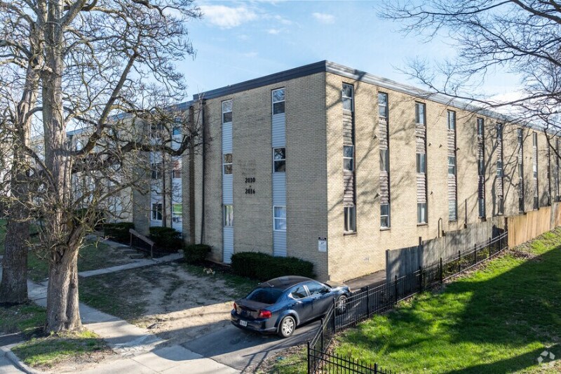 Primary Photo - 2030 Catalpa Dr.