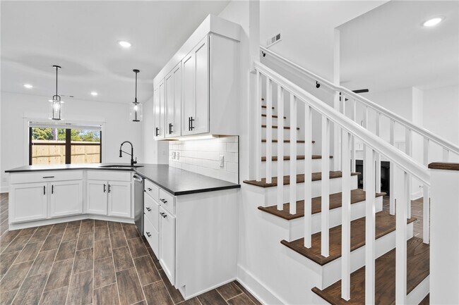 Building Photo - 64 W Gilpin St