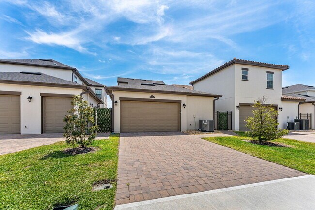 Building Photo - 8130 Allure Dr