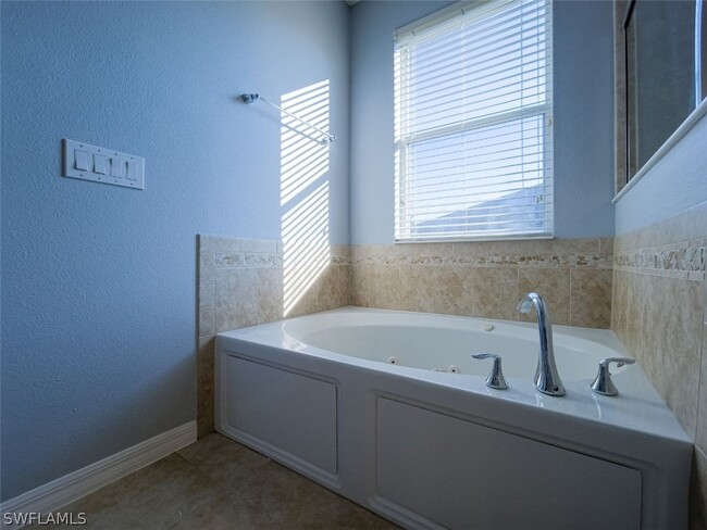 Building Photo - 2345 Golden Aster St