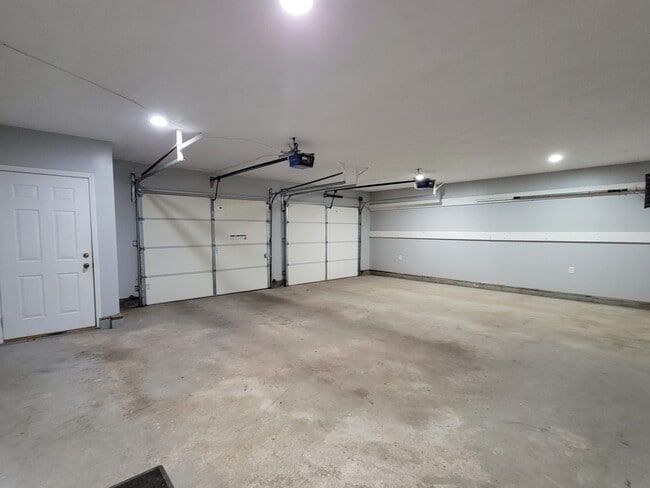 Building Photo - 20787 Maple St