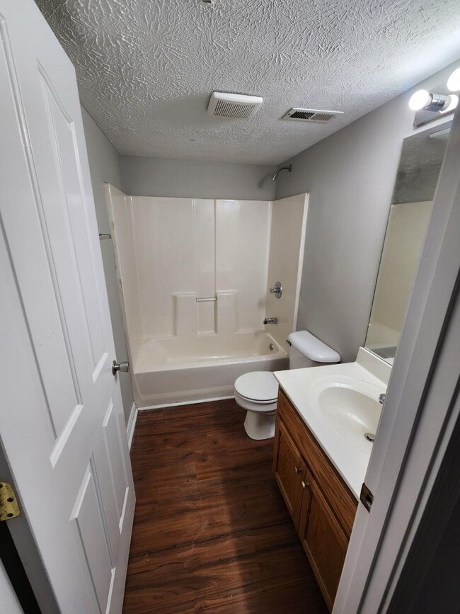 Building Photo - 129 Karen Ct