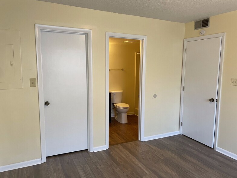 Building Photo - 149 Windsor Castle Dr