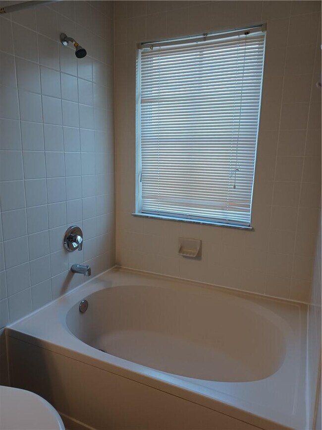 Building Photo - 4321 SW 160th Ave