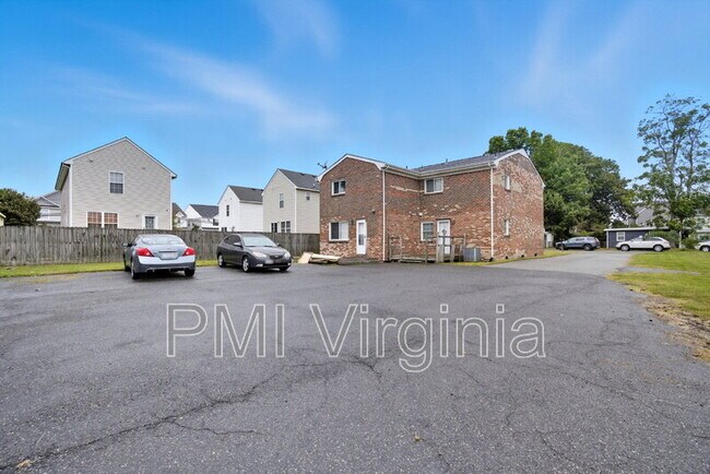 Building Photo - 4209 Dunning Rd