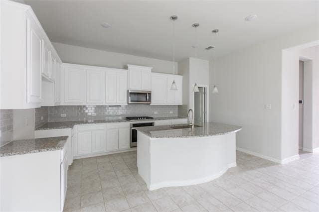 Building Photo - 2811 Willow Ln