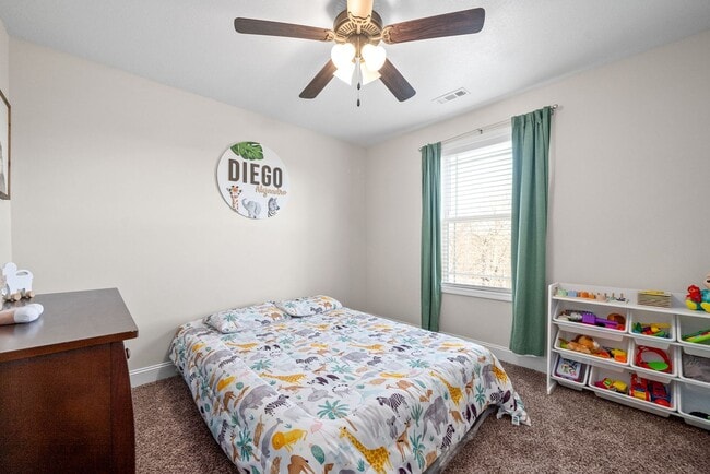 Building Photo - Pet Friendly Three Bedroom with Bonus!