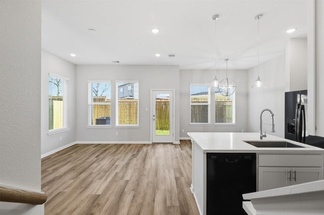 Building Photo - 9912 Clark Cyn Ln