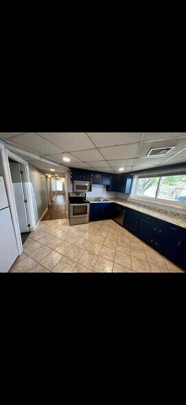 Building Photo - 6 1/2 Floyd Rd