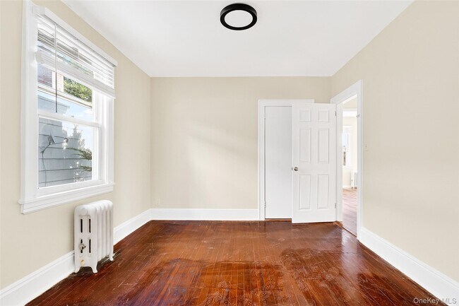 Building Photo - 270 Sickles Ave