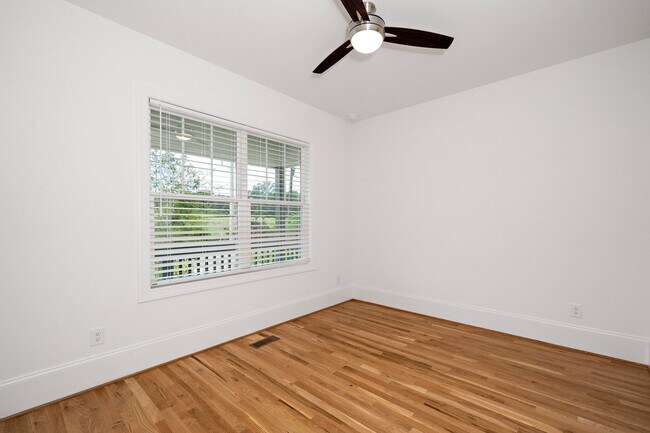 Building Photo - 3809 Burt Dr