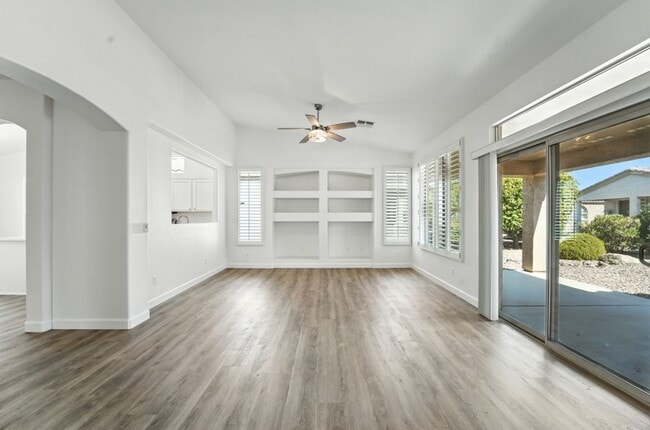 Building Photo - Fully Remodeled 2BR + Den in Trilogy at Po...
