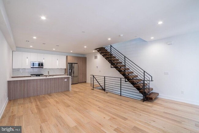 Building Photo - 119 Greenwich St