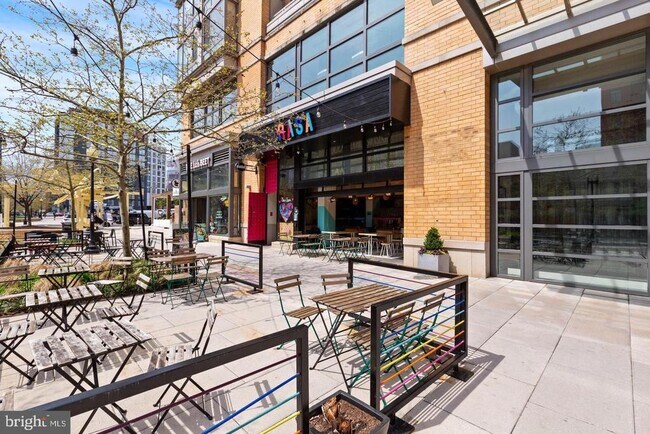 Building Photo - 475 K St NW