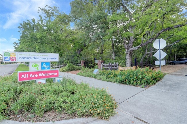 Building Photo - 4626 Evergreen St