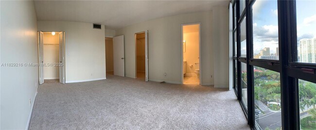 Building Photo - 18181 NE 31st Ct