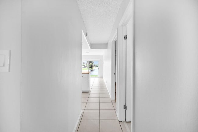 Building Photo - 6542 NW 24th Ct