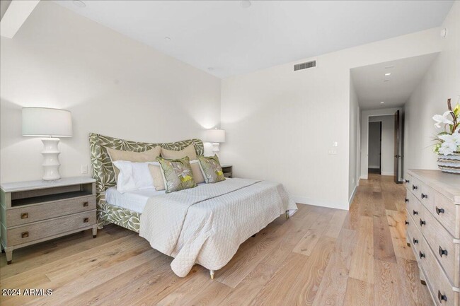 Building Photo - 6311 E Phoenician Blvd