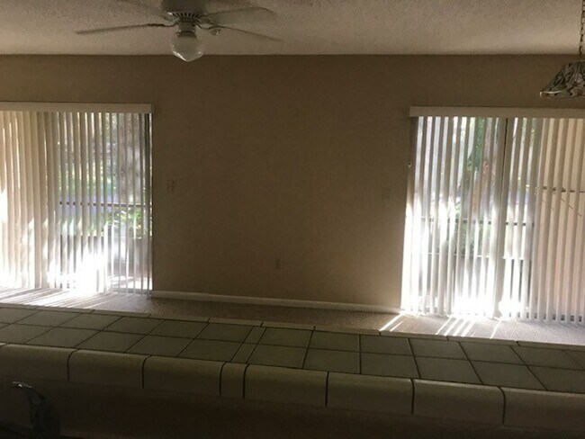 Building Photo - MOVE IN READY CONDO