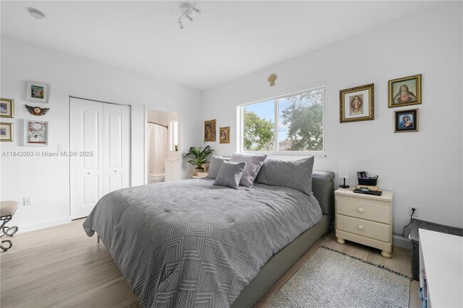 Building Photo - 849 SW 148th Pl