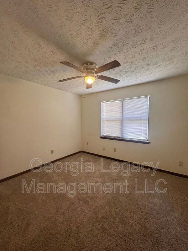 Building Photo - 1122 Sweetwater Cir