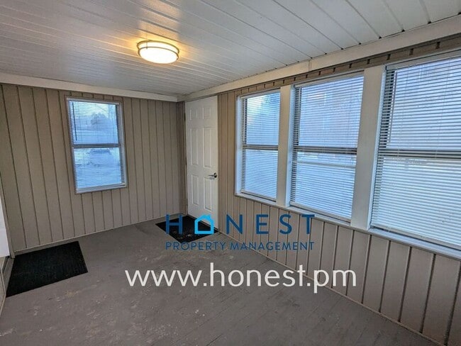 Building Photo - 83 Kennedy Memorial Dr