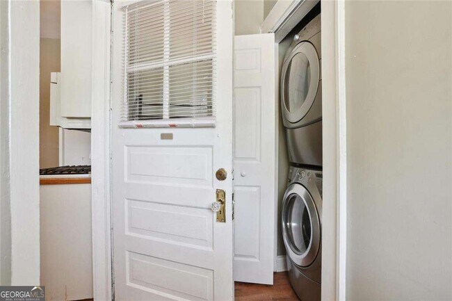 Building Photo - 203 Winter Ave