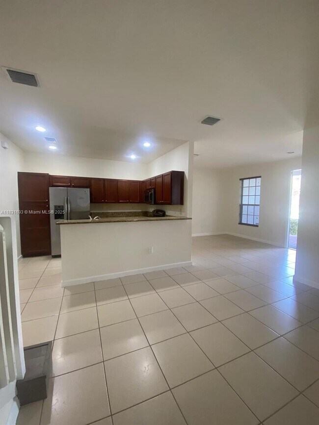 Building Photo - 9408 SW 171st Pl