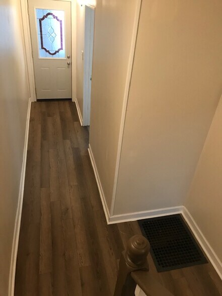 Entrance Hallway - 13310 S Brandon Ave
