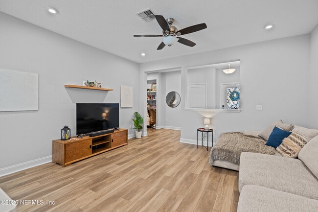 Building Photo - 12050 Calvesta St