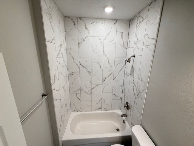 Building Photo - Beautiful 3 Bedroom, 2 Bathroom Home in Palm Bay!!