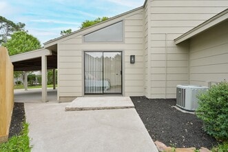 Building Photo - 62 April Village