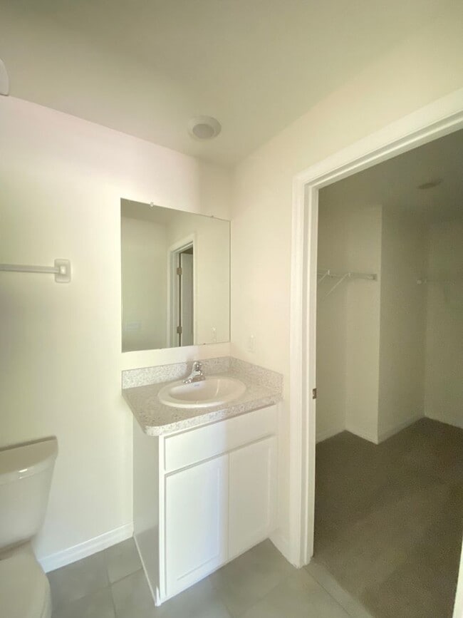 Building Photo - NOT AVAILABLE TO SHOW UNTIL MID APRIL Desirable Lake Diamond Subdivision 4/2/2 **Won't Last*