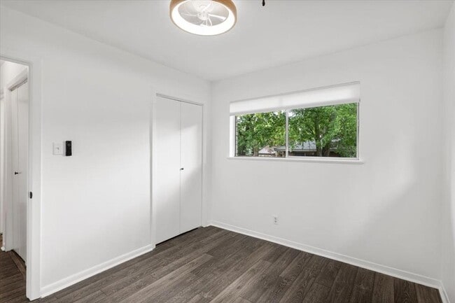 Building Photo - 1717 Bluebonnet Ln
