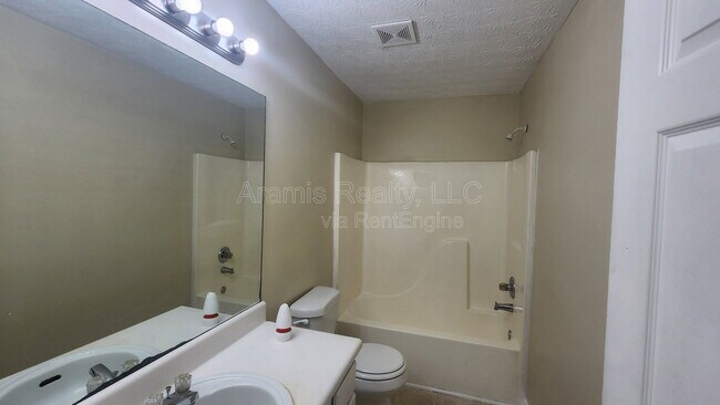 Building Photo - 207 Kendrick Estates Dr