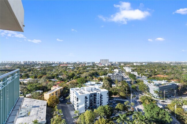 Building Photo - 3350 SW 27th St