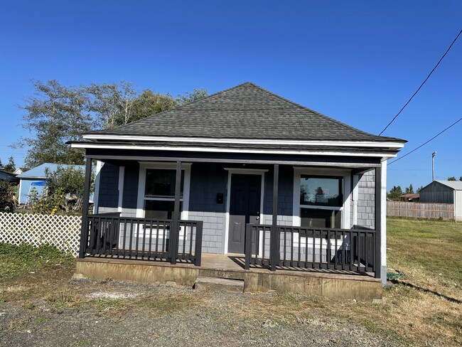 Building Photo - 219 7th St