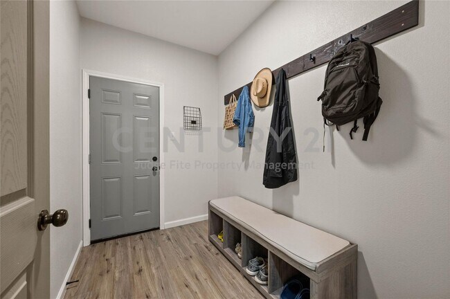 Building Photo - Well Maintained 4/2/2 in Great North Fort ...